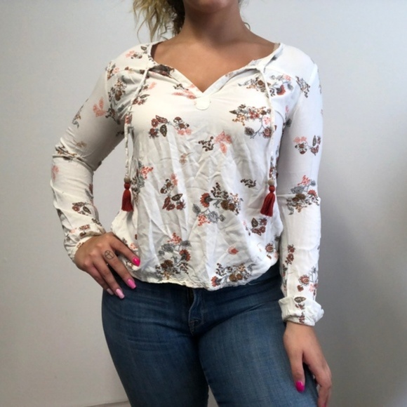 Element Eden Boho Floral Peasant Top Size: Small - Picture 7 of 7